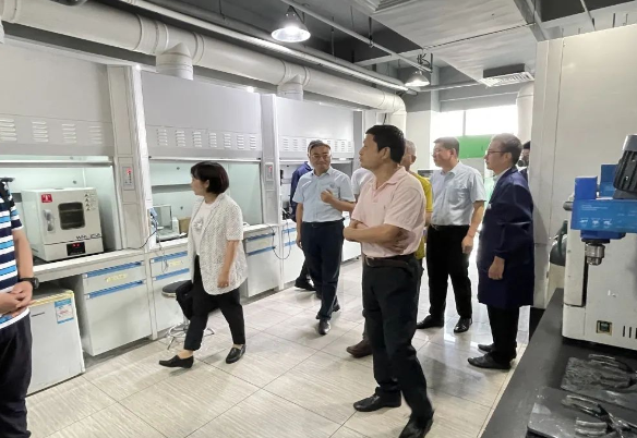 湘江涂料集團(tuán)原董事長曾兆敏等一行到訪貝特爾
