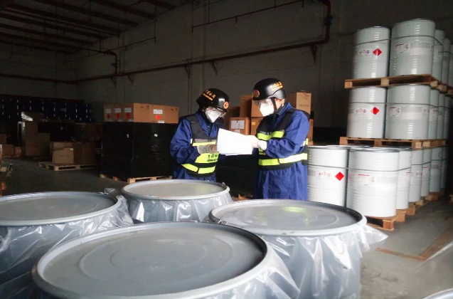 查獲有害物質(zhì)超標涂料8.4噸 查獲有害物質(zhì)超標涂料8.4噸