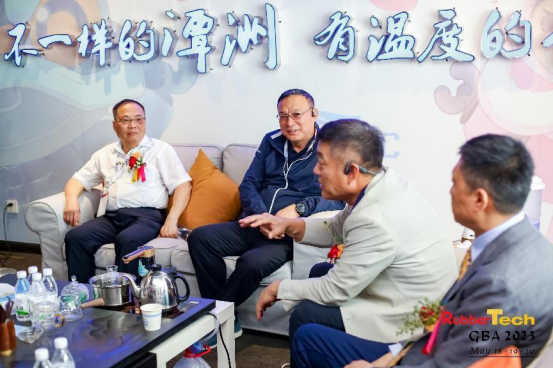 2023大灣區(qū)國際橡膠技術(shù)展覽會 RubberTech GBA 2023 (以下簡稱大灣區(qū)橡膠展)，5月18-20日在廣東·佛山潭洲國際會展中心召開，本次展會展出面積突破1萬平方米，參展企業(yè)120余家。大灣區(qū)橡膠展作為中國石化行業(yè)展覽集群“中國石化產(chǎn)業(yè)周”成員展會，母展品牌RubberTech China的前哨站、繼續(xù)聯(lián)合“2023大灣區(qū)國際膠粘劑、密封劑及涂料涂裝展覽會” 同期同地舉辦。以“粵港澳大灣區(qū)”為基點，在華南地區(qū)更為廣袤的區(qū)域進行行業(yè)縱深探索。